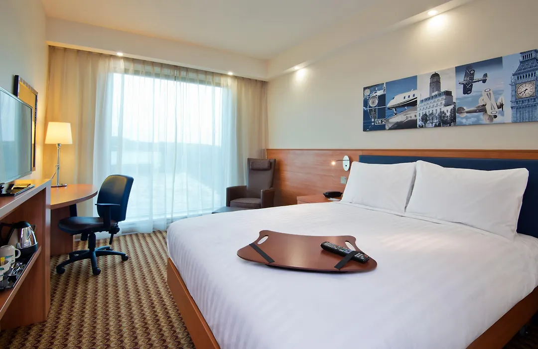 Hampton By Hilton Luton Airport-1