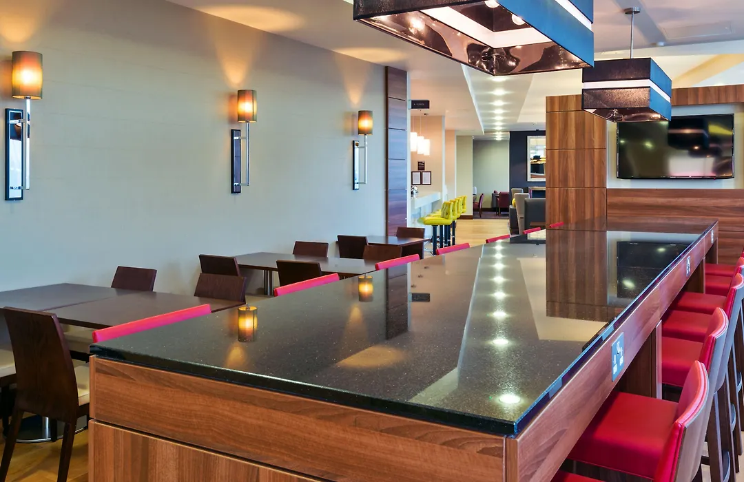 Hampton By Hilton Luton Airport-1